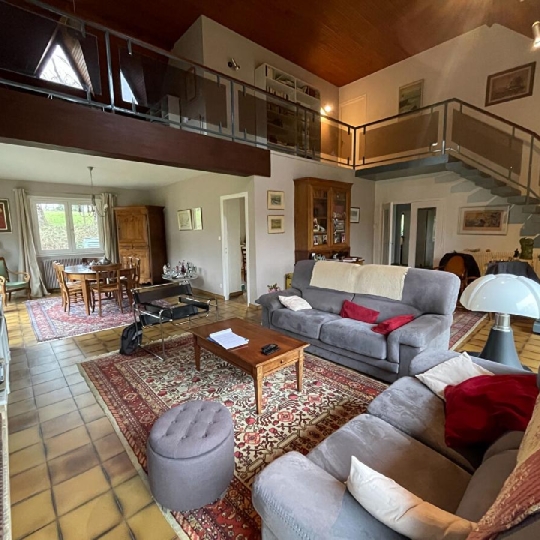  VALOIS IMMOBILIER : House | BESSINES-SUR-GARTEMPE (87250) | 208 m2 | 253 200 € 