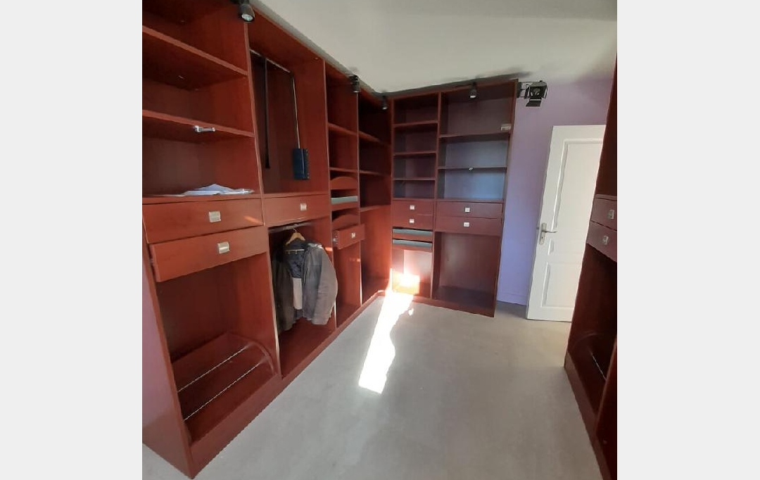 VALOIS IMMOBILIER : Maison / Villa | PANAZOL (87350) | 177 m2 | 2 400 &euro; 