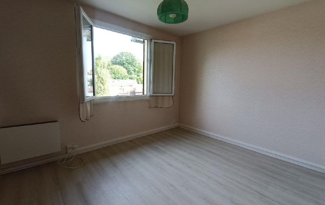 VALOIS IMMOBILIER : Appartement | CHALUS (87230) | 79 m2 | 49 280 € 