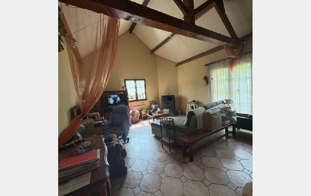 VALOIS IMMOBILIER : House | AIXE-SUR-VIENNE (87700) | 188 m2 | 97 200 € 