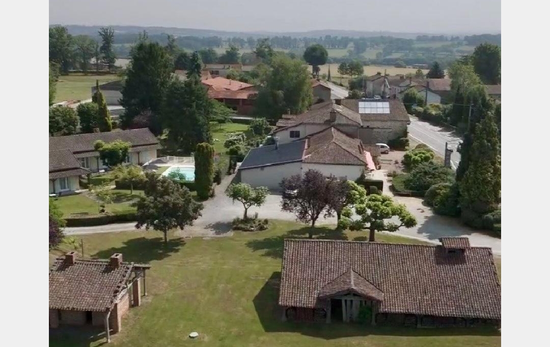 VALOIS IMMOBILIER : Maison / Villa | SEREILHAC (87620) | 1 000 m2 | 501 600 &euro; 