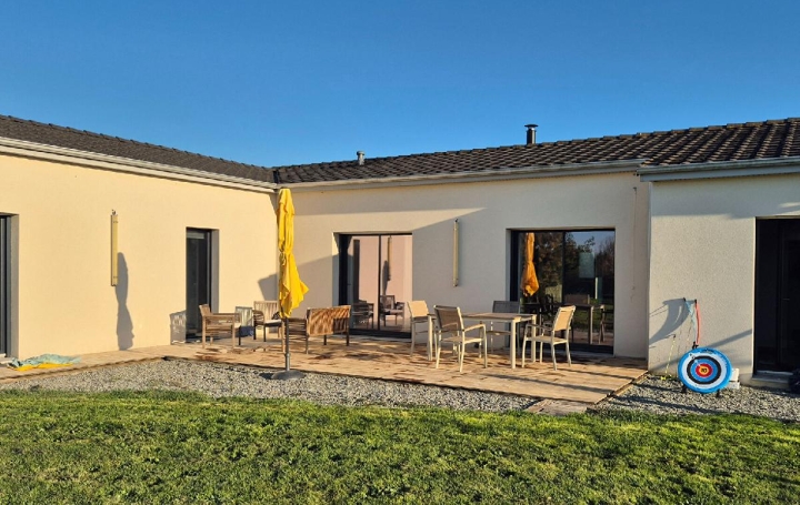 Maison AIXE-SUR-VIENNE 114 m2 295 400 € Maison AIXE-SUR-VIENNE 114 m2 295 400 €