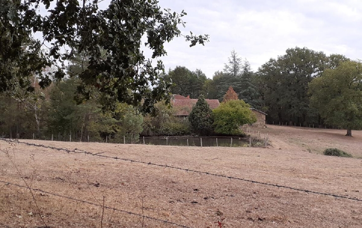 Maison   SAINT-CYR  144 m2 107 750 € 